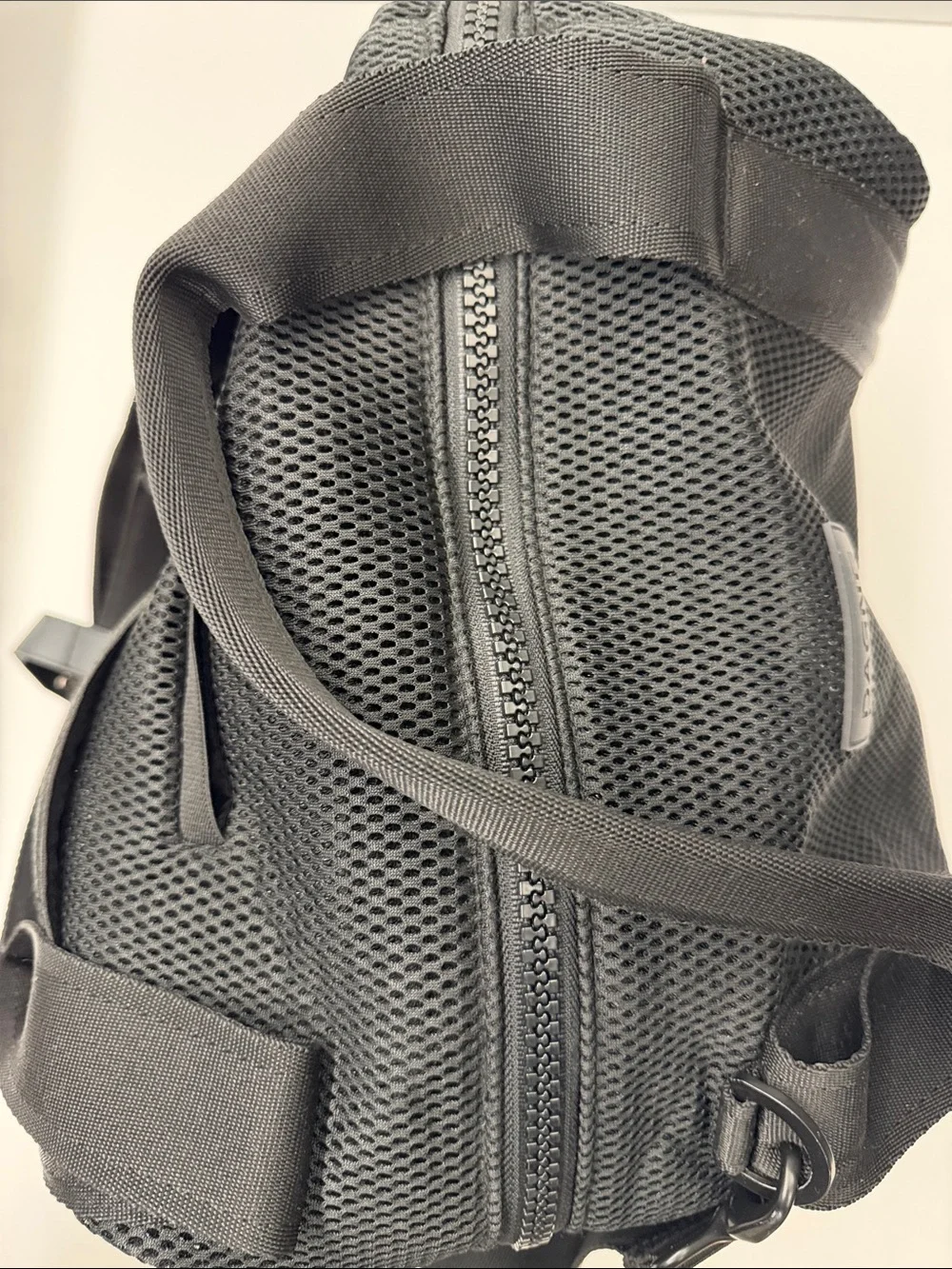 Dagne Dover Black Men's Mesh Backpack